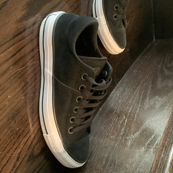 Women’s Converse Sneakers - Picture 10 of 10